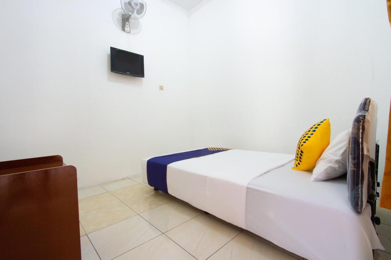 Spot On 2891 999 Guest House Sumedang Luaran gambar