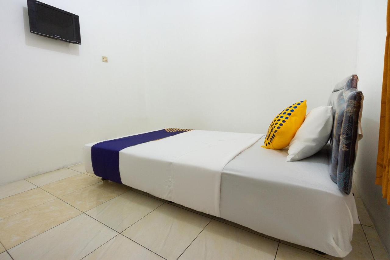 Spot On 2891 999 Guest House Sumedang Luaran gambar