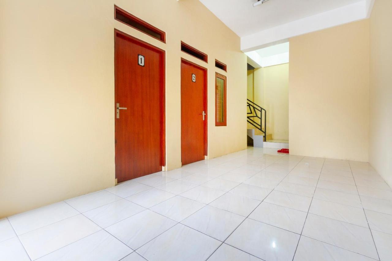 Spot On 2891 999 Guest House Sumedang Luaran gambar