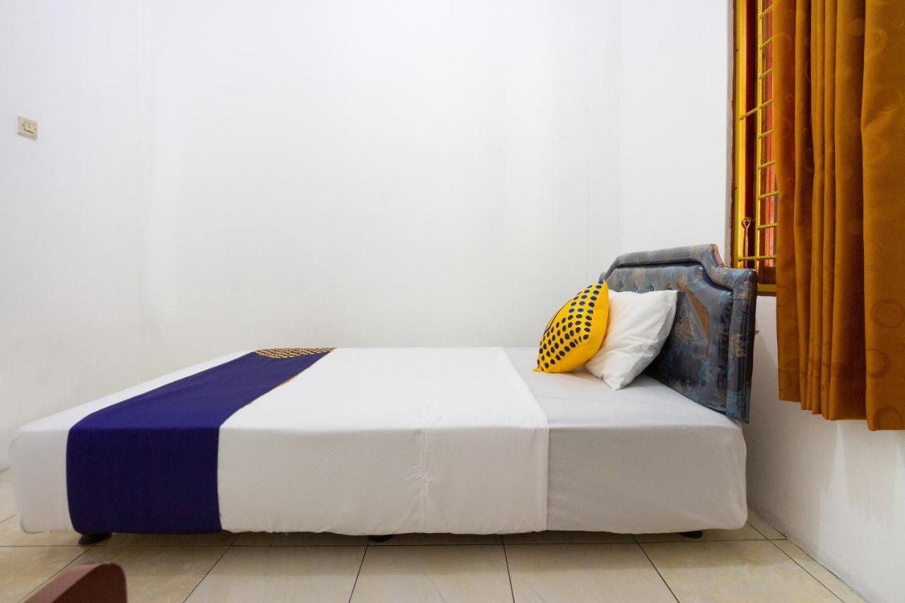 Spot On 2891 999 Guest House Sumedang Luaran gambar