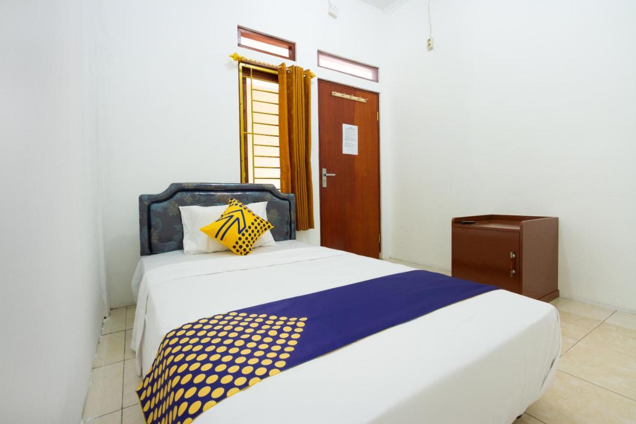 Spot On 2891 999 Guest House Sumedang Luaran gambar