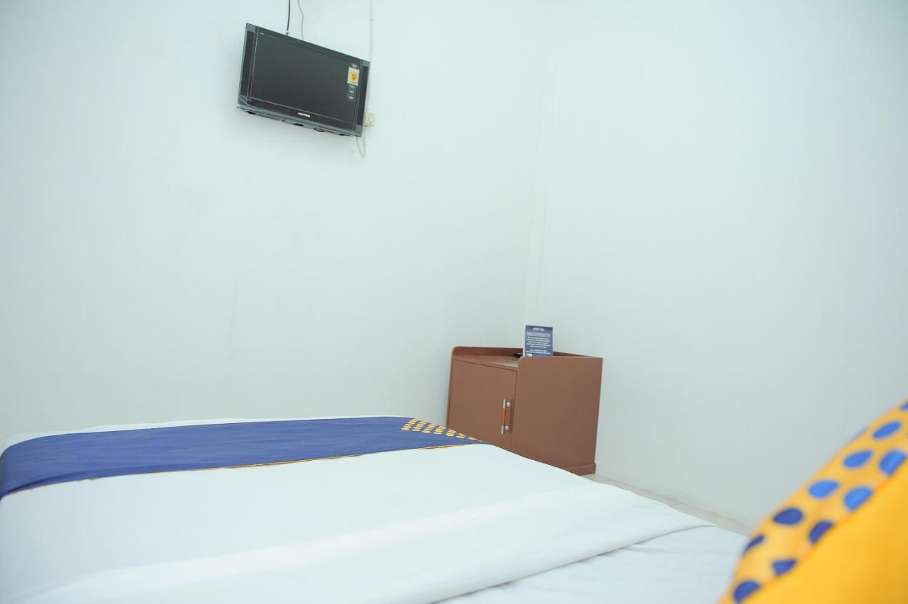 Spot On 2891 999 Guest House Sumedang Luaran gambar