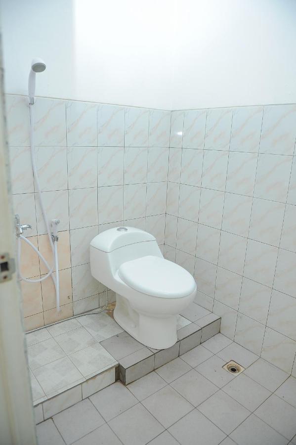 Spot On 2891 999 Guest House Sumedang Luaran gambar